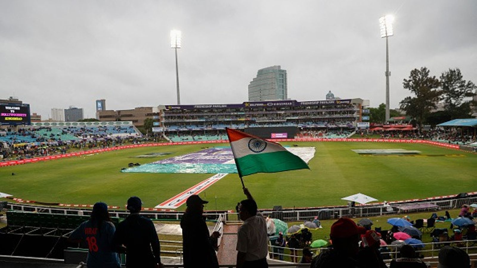 IND vs SA : भारत-साउथ अफ्रीका के मैच पर भारी संकट, रद्द हो सकता है टी20 मुकाबला, जानिए क्या है बड़ी मुसीबत ? IND vs SA : भारत-साउथ अफ्रीका के मैच पर भारी संकट, रद्द हो सकता है टी20 मुकाबला, जानिए क्या है बड़ी मुसीबत ?