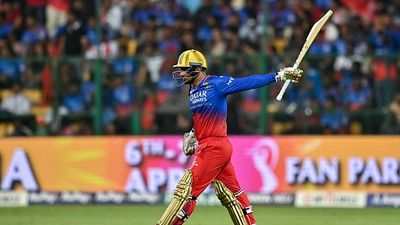 IPL Auction 2025 से पहले RCB के बैटर ने ठोका शतक , 50 लाख की रकम वाला कौन है ये धुरंधर? नीलामी में बन सकता है करोड़पति आईपीएल 2024 सीजन के दौरान आरसीबी के बैटर महिपाल लोमरोर