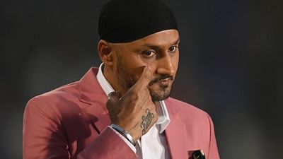 'IPL से लोगों को चुना जा रहा है', हरभजन सिंह ने 400 विकेट लेने वाले भारतीय गेंदबाज को नजरअंदाज किए जाने पर सेलेक्टर्स की लगाई क्लास SportsTak Hindi