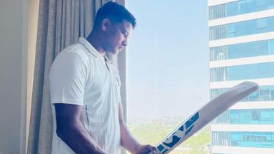 यशस्वी जायसवाल के बड़े भाई ने डेब्यू रणजी सीजन में किया धमाका, क्रुणाल पंड्या की टीम को पीटा, हार की तरफ धकेला SportsTak Hindi