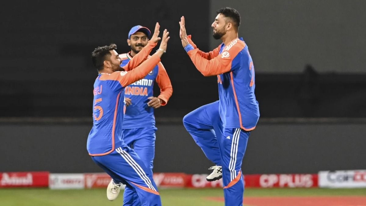 IND vs SA: सैमसन की धुलाई के बाद चक्रवर्ती-बिश्नोई के चक्रव्यूह ने साउथ अफ्रीका को औंधे मुंह पटका, भारत ने 61 रन से जीता मैच IND vs SA: सैमसन की धुलाई के बाद चक्रवर्ती-बिश्नोई के चक्रव्यूह ने साउथ अफ्रीका को औंधे मुंह पटका, भारत ने 61 रन से जीता मैच