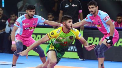 PKL 2024: अर्जुन देसवाल के 20 अंक के बाद भी जयपुर पिंक पैंथर्स को पटना से मिली हार, दबंग दिल्ली ने तमिल थलाइवाज को धूल चटाई SportsTak Hindi