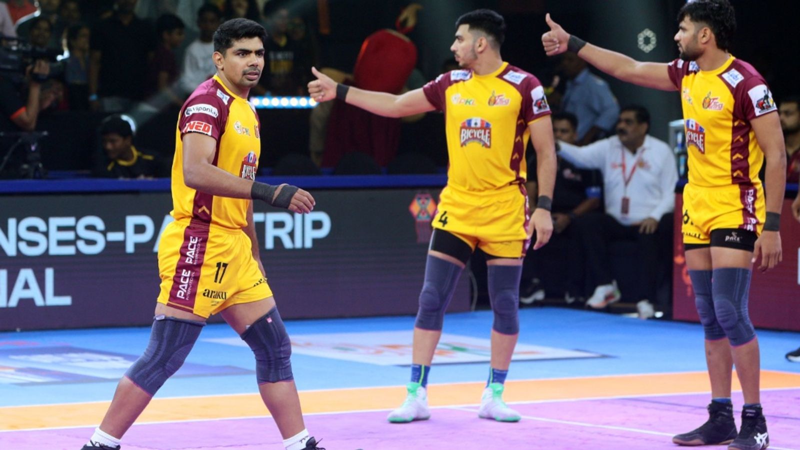 Pro Kabaddi League 11: टाइटंस ने पुणेरी पलटन को हराकर जीत के साथ घर से ली विदाई, बंगाल वॉरियर्स ने बेंगलुरु बुल्स को बुरी तरह से दी मात Pro Kabaddi League 11: टाइटंस ने पुणेरी पलटन को हराकर जीत के साथ घर से ली विदाई, बंगाल वॉरियर्स ने बेंगलुरु बुल्स को बुरी तरह से दी मात