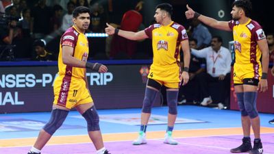 Pro Kabaddi League 11: टाइटंस ने पुणेरी पलटन को हराकर जीत के साथ घर से ली विदाई, बंगाल वॉरियर्स ने बेंगलुरु बुल्स को बुरी तरह से दी मात SportsTak Hindi