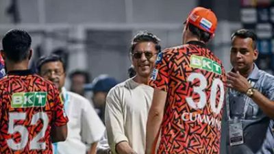 'मुझे नहीं मालूम था कि वो कौन हैं', पैट कमिंस ने बताया जब शाहरुख खान से पहली बार मिले, तब क्या हुआ था? SportsTak Hindi