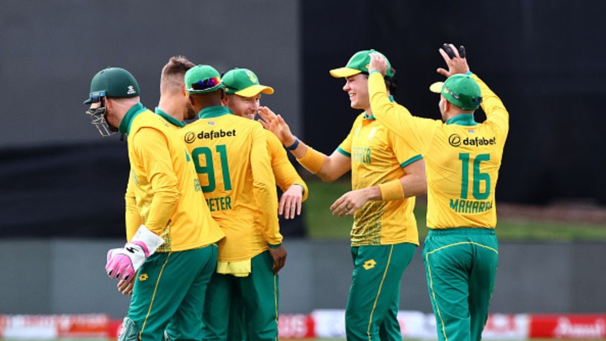 IND vs SA: स्टब्स-कोएत्जिया ने चक्रवर्ती के पंजे पर पानी फेरा, साउथ अफ्रीका ने 3 विकेट से जीता दूसरा टी20, भारत का 11 मैच का विजयी रथ थमा