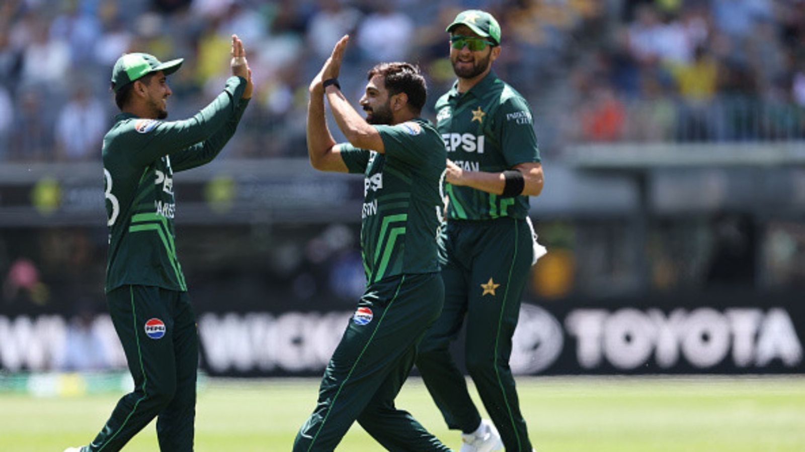 Champions Trophy: पाकिस्तान को मिला तगड़ा बूस्ट, यह खिलाड़ी बना वनडे में नंबर 1 बॉलर, बाबर आजम बैटिंग में टॉप Champions Trophy: पाकिस्तान को मिला तगड़ा बूस्ट, यह खिलाड़ी बना वनडे में नंबर 1 बॉलर, बाबर आजम बैटिंग में टॉप