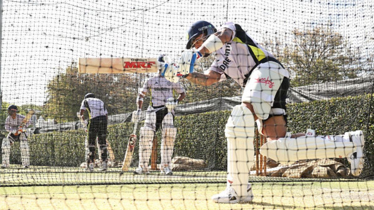 Virat Kohli Practice: विराट कोहली दूसरे दिन ट्रेनिंग को पहुंचे, घंटेभर से ज्यादा चली बैटिंग, इन गेंदों का किया सामना, कोचिंग स्टाफ ने विकेट के पीछे से भी रखी नज़र