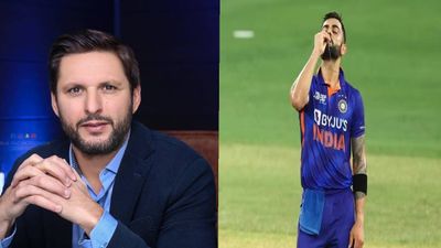 Champions Trophy 2025 के लिए पाकिस्तान के शाहिद अफरीदी ने भारत पर साधा निशाना, कहा - अपने घमंड को काबू... Shahid Afridi: Let Virat Kohli experience Pakistan's hospitality in Champions Trophy 2025