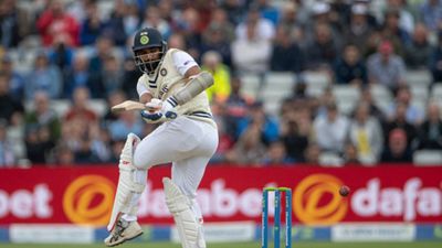 मोहम्मद शमी ने गेंद के बाद बल्ले से मचाई धूम, 10वें नंबर पर उतरकर खेली विस्फोटक पारी, चौके-छक्कों से मचाई मार, ऑस्ट्रेलिया दौरे से पहले लूटी महफिल SportsTak Hindi