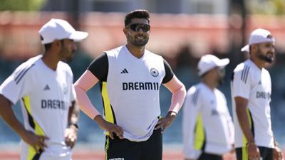 IND vs AUS: गंभीर के चहेते का पहले टेस्ट में हो सकता है डेब्यू, प्रैक्टिस मैच में बुमराह के साथ संभाली नई बॉल, बल्लेबाजों की बजाई बैंड SportsTak Hindi