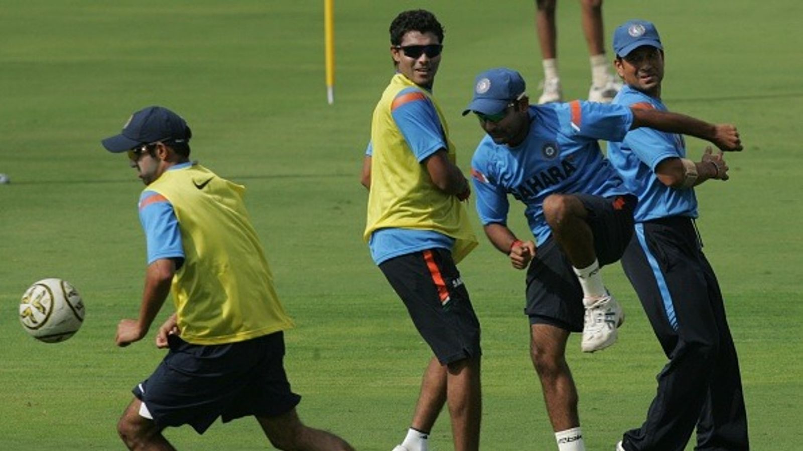 IPL में 174 विकेट लेने वाले भारतीय गेंदबाज का मेगा ऑक्शन की शॉर्टलिस्ट से नाम गायब, किसी फ्रेंचाइज ने नहीं दिखाई दिलचस्पी IPL में 174 विकेट लेने वाले भारतीय गेंदबाज का मेगा ऑक्शन की शॉर्टलिस्ट से नाम गायब, किसी फ्रेंचाइज ने नहीं दिखाई दिलचस्पी