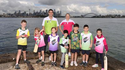 IND vs AUS: ऑस्ट्रेलिया के लिए बुरी खबर! कप्तान को लगी चोट, भारत के खिलाफ सीरीज में खेलना मुश्किल SportsTak Hindi