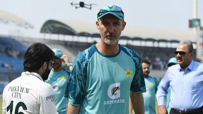 जेसन गिलेस्पी की 7 महीने में ही पाकिस्तान कोच पद से छुट्टी! इंग्लैंड-ऑस्ट्रेलिया को हराने के बाद भी नहीं बची कुर्सी, पैसों ने बिगाड़ी बात SportsTak Hindi