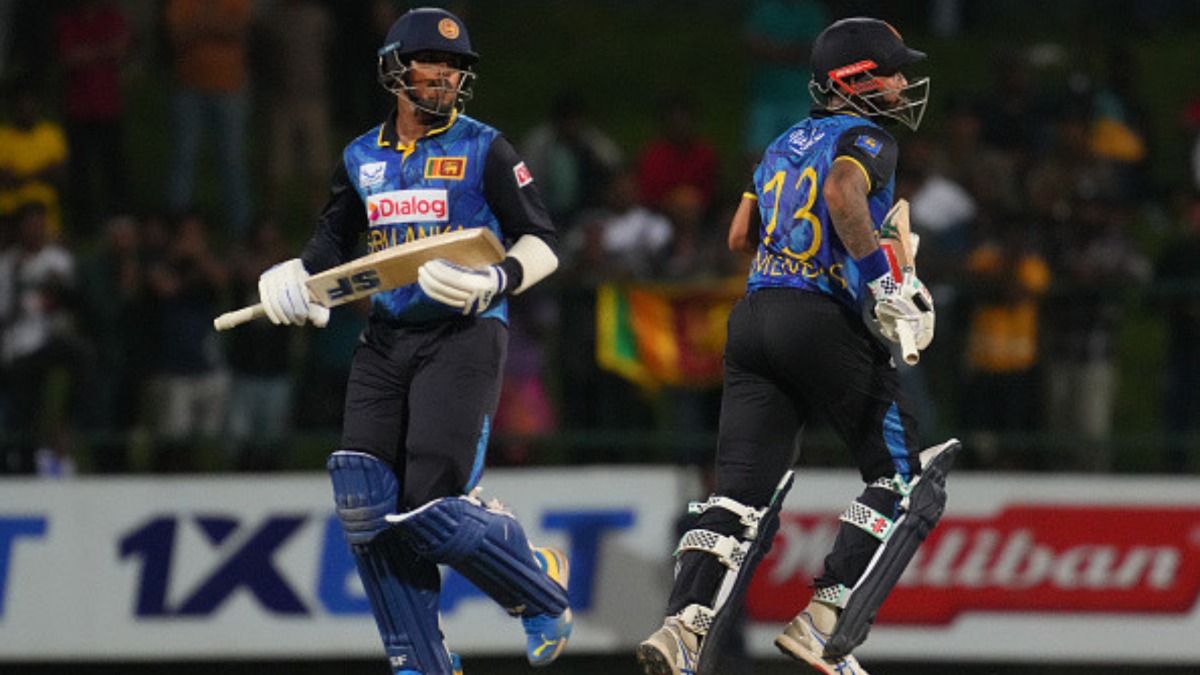 SL vs NZ: श्रीलंका ने 12 साल बाद न्यूजीलैंड से जीती वनडे सीरीज, छोटे स्कोर के मुकाबले में चोटिल कुसल मेंडिस बने हीरो, 3 विकेट से मिली कामयाबी