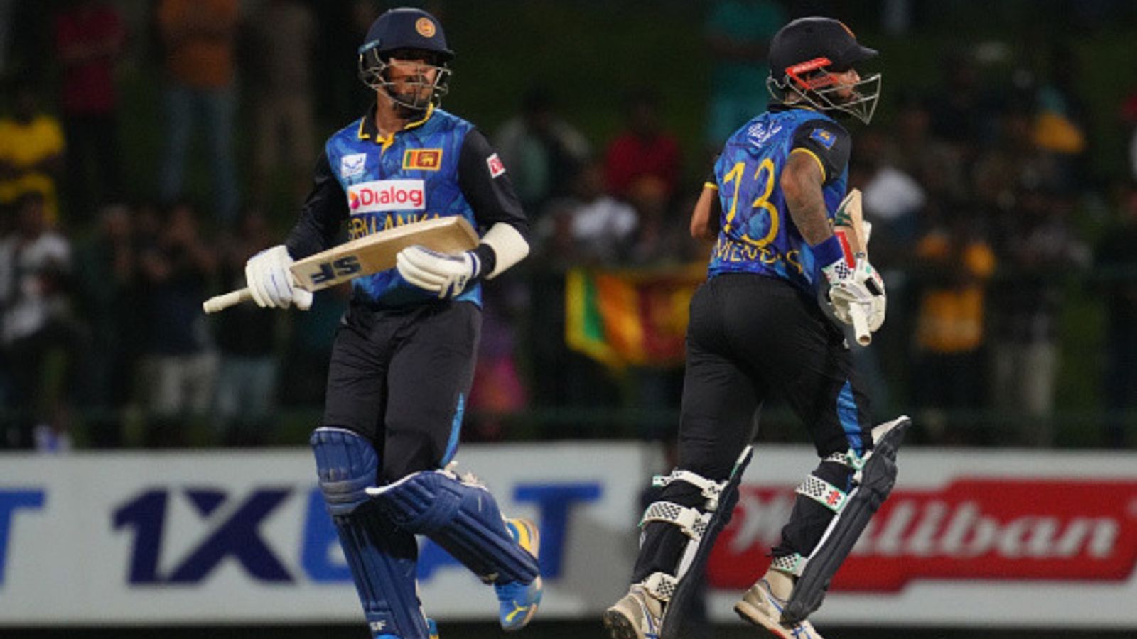SL vs NZ: श्रीलंका ने 12 साल बाद न्यूजीलैंड से जीती वनडे सीरीज, छोटे स्कोर के मुकाबले में चोटिल कुसल मेंडिस बने हीरो, 3 विकेट से मिली कामयाबी SL vs NZ: श्रीलंका ने 12 साल बाद न्यूजीलैंड से जीती वनडे सीरीज, छोटे स्कोर के मुकाबले में चोटिल कुसल मेंडिस बने हीरो, 3 विकेट से मिली कामयाबी