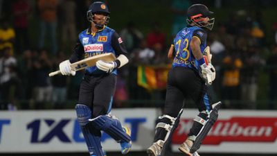 SL vs NZ: श्रीलंका ने 12 साल बाद न्यूजीलैंड से जीती वनडे सीरीज, छोटे स्कोर के मुकाबले में चोटिल कुसल मेंडिस बने हीरो, 3 विकेट से मिली कामयाबी SportsTak Hindi