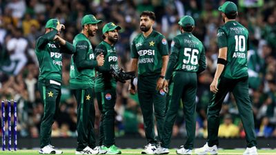 AUS vs PAK: पाकिस्तान ने T20I सीरीज हारते ही मोहम्मद रिजवान को बाहर बैठाया, 2 मैच खेलने वाले को बनाया कप्तान, 21 साल के खिलाड़ी का डेब्यू SportsTak Hindi