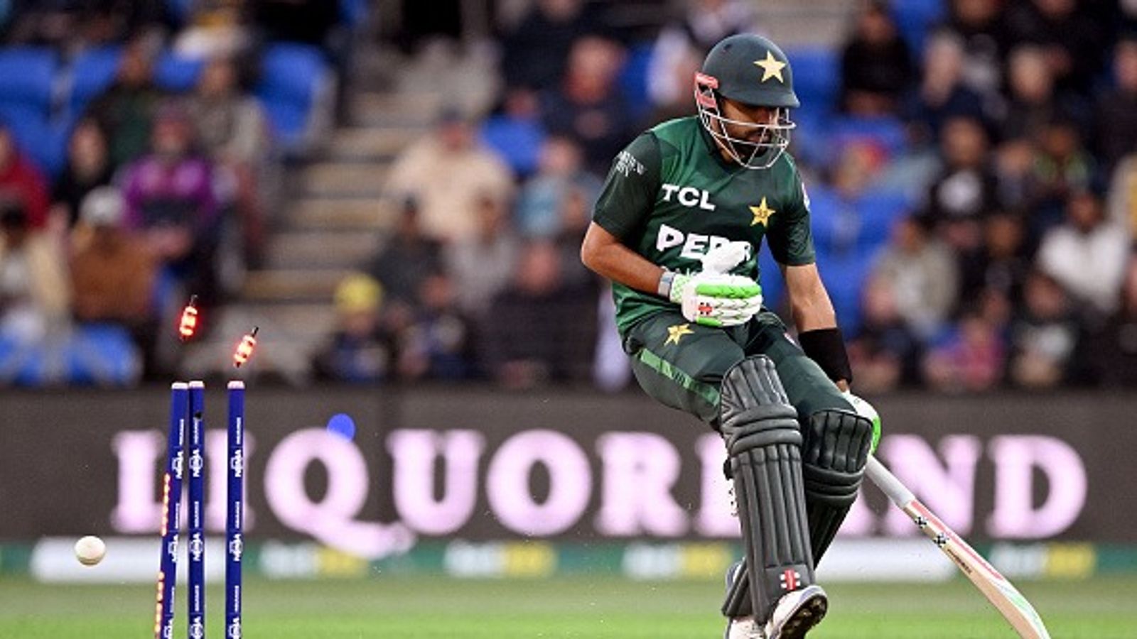 'बाबर आजम को ड्रॉप करो, पाकिस्तान क्रिकेट को बचाओ', टीम ने गंवाई टी20 सीरीज तो पूर्व कप्तान पर फैंस ने बोला जमकर हमला 'बाबर आजम को ड्रॉप करो, पाकिस्तान क्रिकेट को बचाओ', टीम ने गंवाई टी20 सीरीज तो पूर्व कप्तान पर फैंस ने बोला जमकर हमला