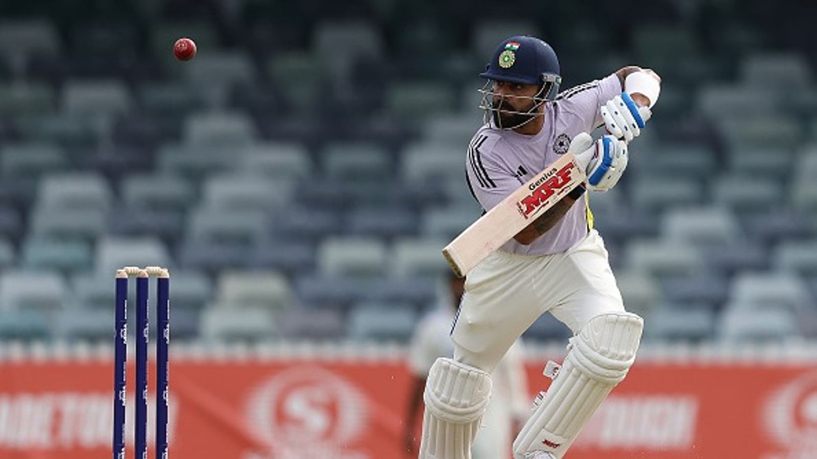 IND vs AUS : 'विराट कोहली की बॉडी पर करें अटैक', कमिंस की सेना को ऑस्ट्रेलियाई दिग्गज की सलाह, कहा - बंपर मारे, उछलने दें और पीछे धकेल कर... IND vs AUS : 'विराट कोहली की बॉडी पर करें अटैक', कमिंस की सेना को ऑस्ट्रेलियाई दिग्गज की सलाह, कहा - बंपर मारे, उछलने दें और पीछे धकेल कर...