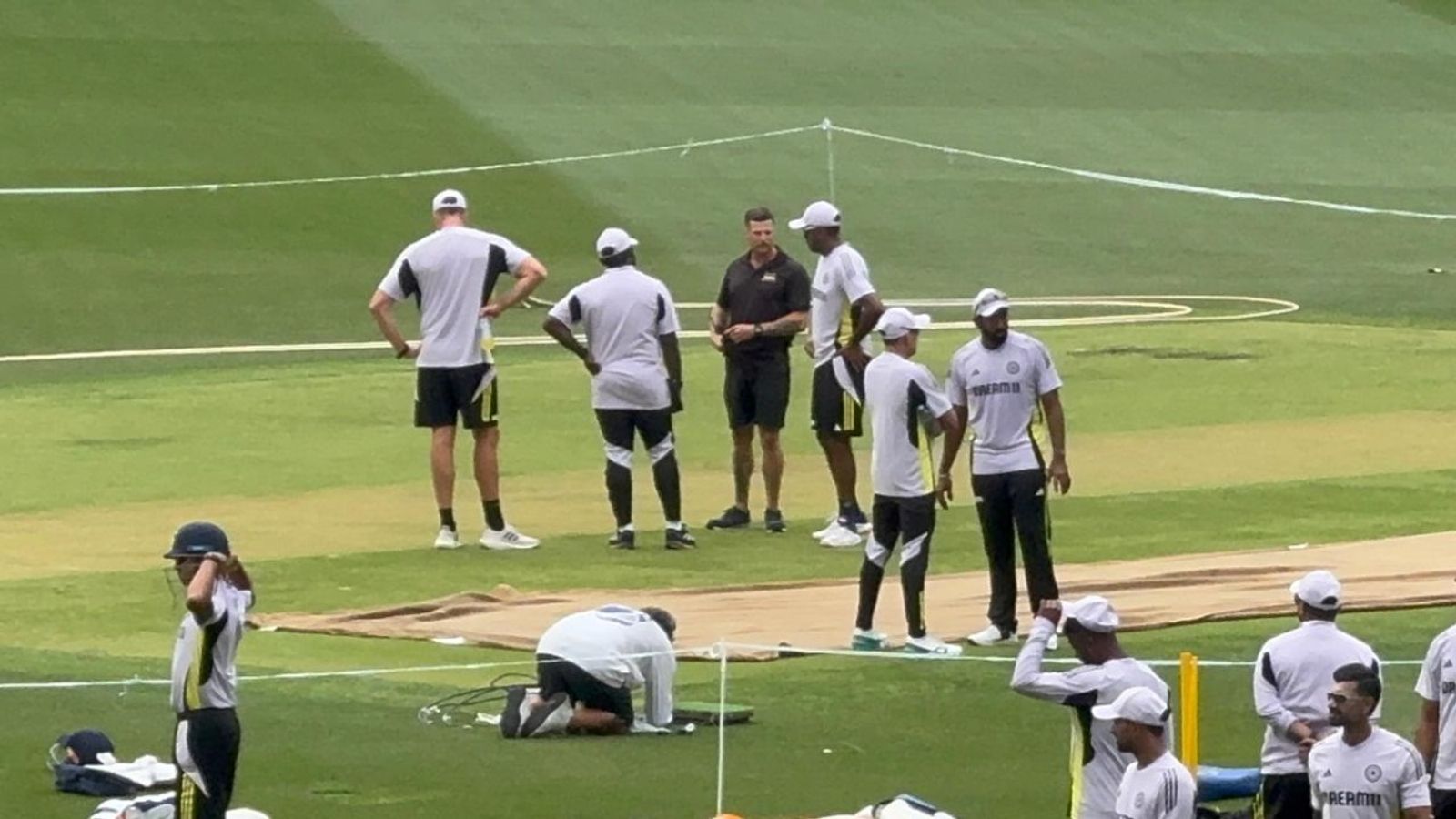 IND vs AUS : पर्थ के मैदान में बारिश के बीच भी टीम इंडिया ने नहीं छोड़ा अभ्यास, शुभमन गिल रहे गायब, जानिए प्रैक्टिस सेशन में क्या हुआ ? IND vs AUS : पर्थ के मैदान में बारिश के बीच भी टीम इंडिया ने नहीं छोड़ा अभ्यास, शुभमन गिल रहे गायब, जानिए प्रैक्टिस सेशन में क्या हुआ ?