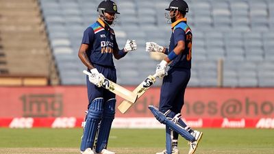 बड़ी खबर: हार्दिक पंड्या 6 साल बाद डोमेस्टिक क्रिकेट में लेंगे हिस्सा, भाई क्रुणाल पंड्या की कप्तानी में इस टीम के लिए दिखाएंगे जलवा SportsTak Hindi