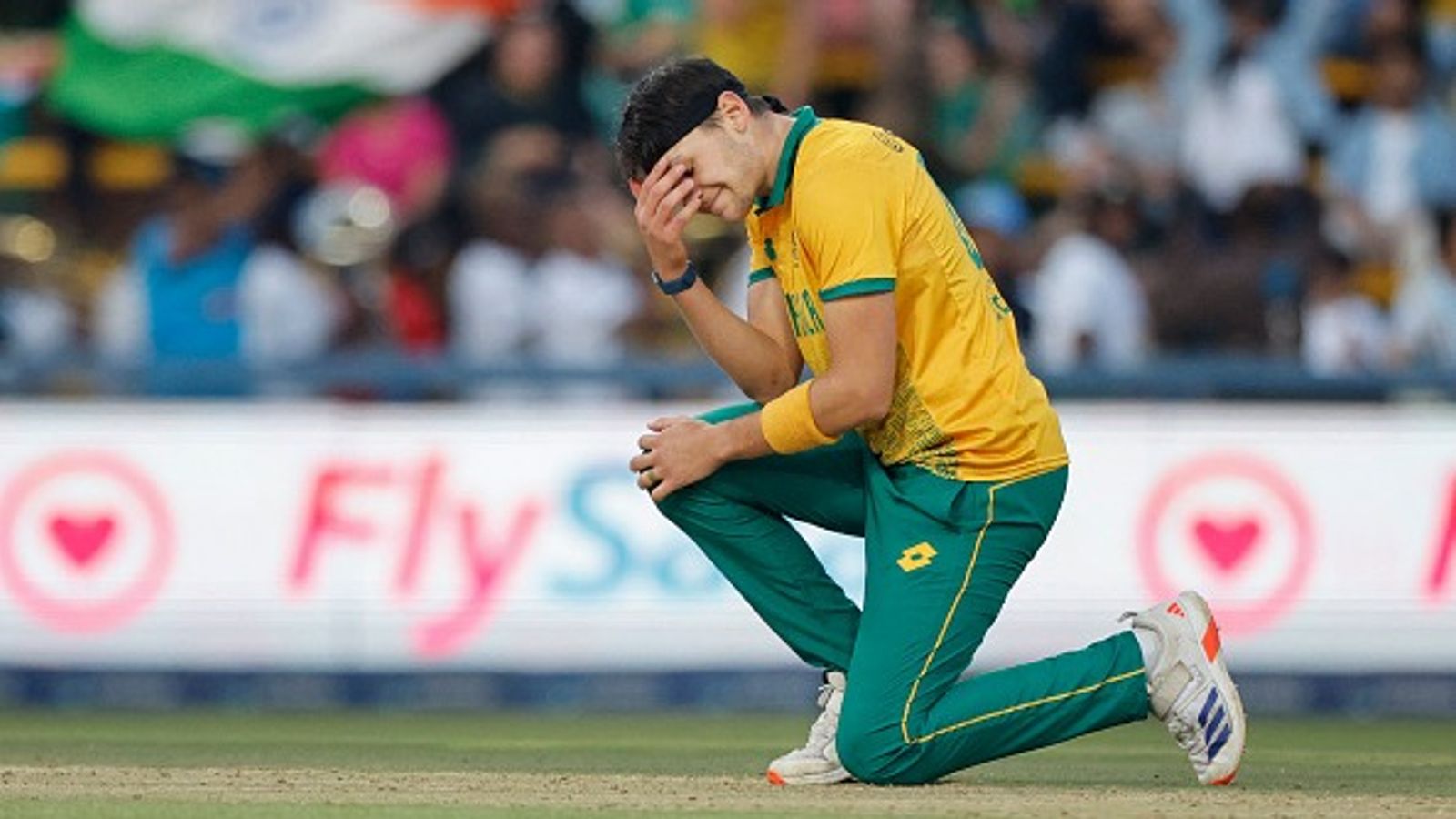 IND vs SA : साउथ अफ्रीकी खिलाड़ी को मिली सजा, भारत के खिलाफ टी20 मैच में इस हरकत का भरना पड़ा जुर्माना, जानें क्या है मामला ? IND vs SA : साउथ अफ्रीकी खिलाड़ी को मिली सजा, भारत के खिलाफ टी20 मैच में इस हरकत का भरना पड़ा जुर्माना, जानें क्या है मामला ?