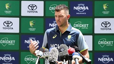 पर्थ टेस्ट से ठीक पहले ऑस्ट्रेलियाई खिलाड़ी ने दिया बड़ा बयान, कहा- इस भारतीय बल्लेबाज ने मेरे साथ... पर्थ के मैदान में प्रेस कांफ्रेंस के दौरान जोश हेजलवुड