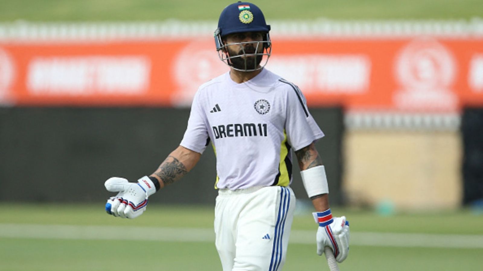 Virat Kohli, IND vs AUS : विराट कोहली की खराब फॉर्म पर पर्थ टेस्ट मैच से पहले टीम इंडिया के गेंदबाजी कोच ने तोड़ी चुप्पी, कहा - उसका गेम अब... Virat Kohli, IND vs AUS : विराट कोहली की खराब फॉर्म पर पर्थ टेस्ट मैच से पहले टीम इंडिया के गेंदबाजी कोच ने तोड़ी चुप्पी, कहा - उसका गेम अब...