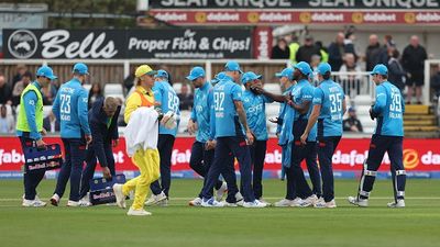 बड़ी खबर: IPL मेगा नीलामी से ठीक पहले दुनिया के सबसे खतरनाक गेंदबाज की एंट्री, फाइनल लिस्ट में मिली जगह SportsTak Hindi