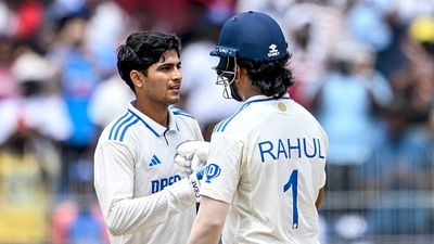 Shubman Gill Update : शुभमन गिल को पर्थ टेस्ट मैच के लिए टीम इंडिया की Playing XI से  क्यों रखा बाहर? BCCI ने अब दी बड़ी अपडेट Shubman Gill and KL Rahul