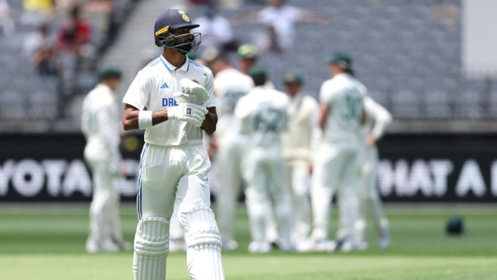 IND vs AUS: देवदत्त पडिक्कल 23 गेंद खेलकर जीरो पर हुए आउट, ऑस्ट्रेलियाई धरती पर बनाया सबसे घटिया रिकॉर्ड IND vs AUS: देवदत्त पडिक्कल 23 गेंद खेलकर जीरो पर हुए आउट, ऑस्ट्रेलियाई धरती पर बनाया सबसे घटिया रिकॉर्ड