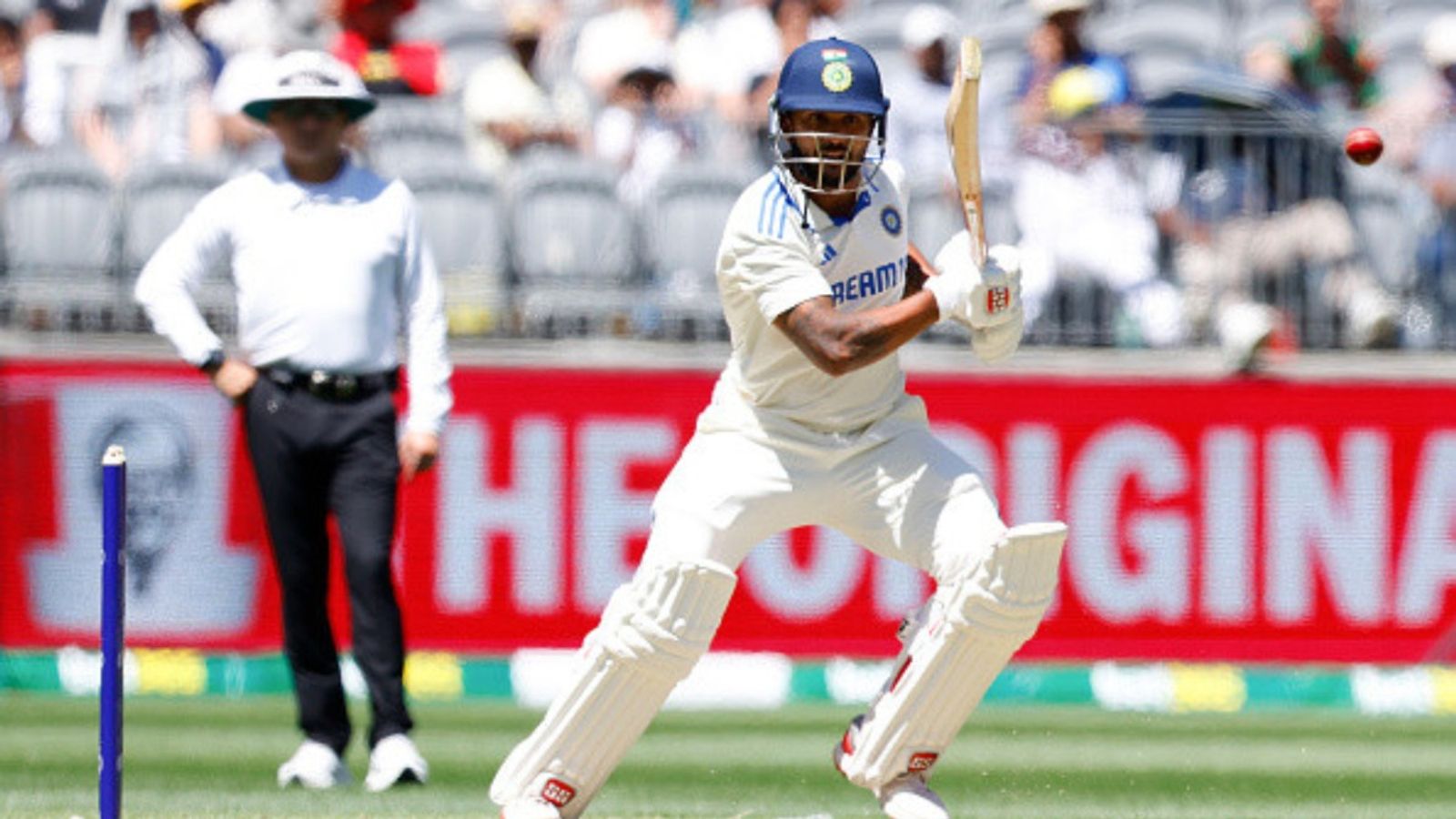 IND vs AUS: नीतीश कुमार रेड्डी ने डेब्यू टेस्ट में ही रच दिया इतिहास, बल्ले से किया ऐसा काम जिसने करा दी दिग्गजों की बराबरी IND vs AUS: नीतीश कुमार रेड्डी ने डेब्यू टेस्ट में ही रच दिया इतिहास, बल्ले से किया ऐसा काम जिसने करा दी दिग्गजों की बराबरी