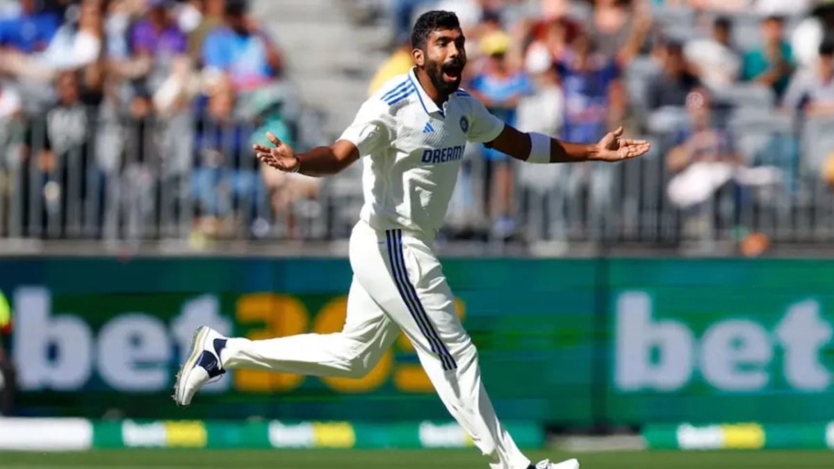 IND vs AUS : जसप्रीत बुमराह ने पर्थ ने जड़ा 'पंजा' तो ऑस्ट्रेलियाई फैंस को लगी मिर्ची, उनके एक्शन पर उठाए सवाल और कहा - उसके खिलाफ अंपायर...