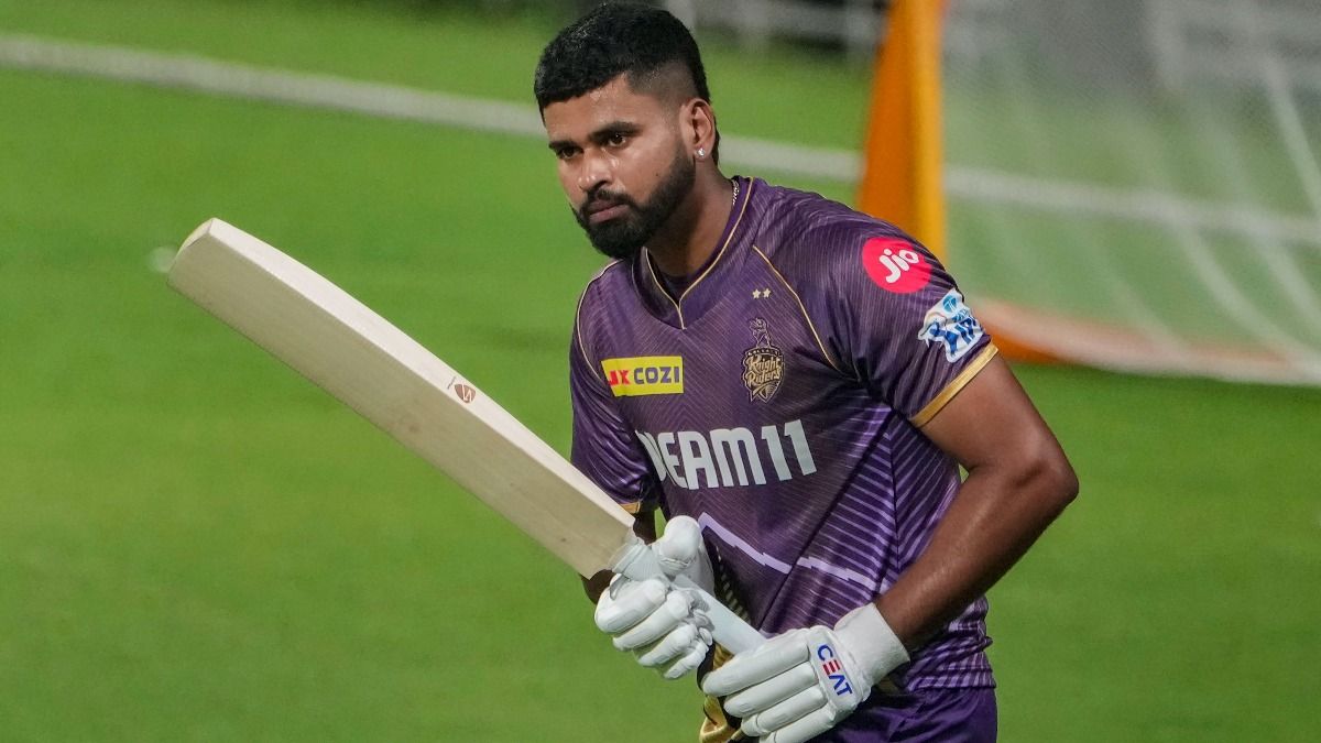 Shreyas Iyer Century : IPL Auction से 24 घंटे पहले गरजा श्रेयस अय्यर का बल्ला, 10 छक्के उड़ाकर तेंदुलकर की टीम को खदेड़ा 