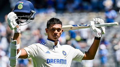 IND vs AUS: यशस्वी जायसवाल ने विजय हजारे को भी छोड़ा पीछे, 73  साल बाद टूटा भारतीय क्रिकेट इतिहास का सबसे बड़ा रिकॉर्ड SportsTak Hindi