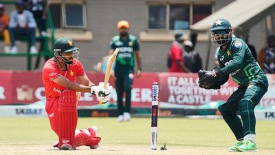 ZIM vs PAK: जिम्बाब्वे ने पाकिस्तान को पहले वनडे में रौंदा, सिकंदर रजा के ऑलराउंड खेल ने मोहम्मद रिजवान की टीम को 80 रन से दी शिकस्त SportsTak Hindi