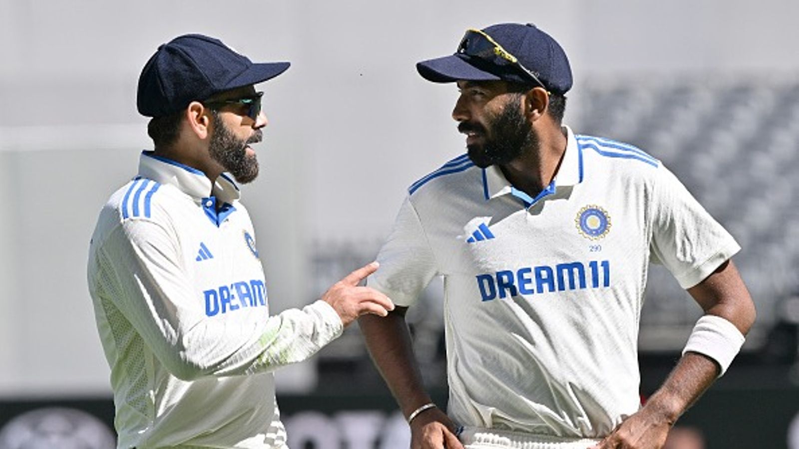 'विराट कोहली को हमारी जरूरत नहीं', पर्थ टेस्ट मैच में ऐतिहासिक जीत दर्ज करने के बाद जसप्रीत बुमराह ने ये क्या कह दिया ? 'विराट कोहली को हमारी जरूरत नहीं', पर्थ टेस्ट मैच में ऐतिहासिक जीत दर्ज करने के बाद जसप्रीत बुमराह ने ये क्या कह दिया ?