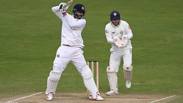 23.75 करोड़ की रकम लेते ही KKR के अय्यर का गरजा बल्ला, चार छक्के उड़ाकर 217 के स्ट्राइक रेट से खेली तूफानी पारी इंग्लैंड में काउंटी मैच के दौरान वेंकटेश अय्यर