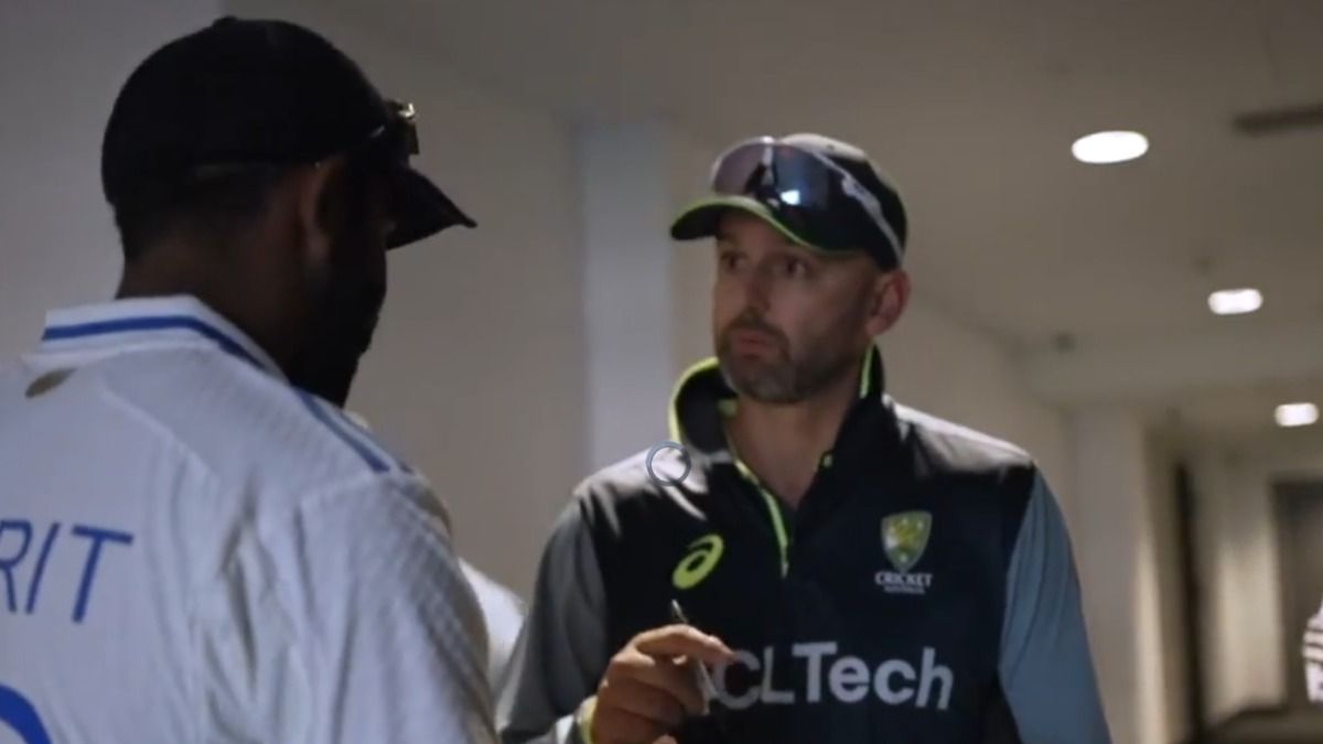 IND vs AUS : जसप्रीत बुमराह ने पर्थ में जीत के बाद ऑस्ट्रेलिया के नाथन लॉयन को दिया स्पेशल गिफ्ट, ड्रेसिंग रूम के जश्न का VIDEO हुआ वायरल