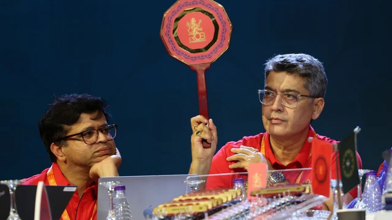 Royal Challengers Bengaluru IPL Auction 2025 : हेजलवुड और लिविंगस्टोन पर RCB ने खर्च किए करोड़ों रुपए, यहां जाने फाइनल टीम Royal Challengers Bengaluru IPL Auction 2025 : हेजलवुड और लिविंगस्टोन पर RCB ने खर्च किए करोड़ों रुपए, यहां जाने फाइनल टीम