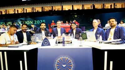 Lucknow Super Giants IPL Auction 2025 : ऋषभ पंत को 27 करोड़ तो डेविड मिलर पर भी पैसों की बारिश, लखनऊ ने नीलामी में इन खिलाड़ियों को खरीदा SportsTak Hindi