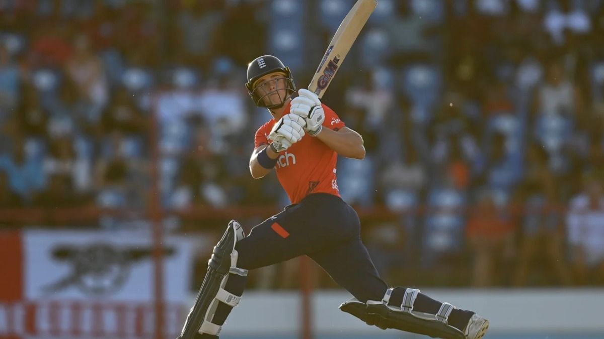 IPL 2025 Auction में रॉयल चैलेंजर्स बेंगलुरु ने 2.20 करोड़ रुपये में खरीदा, 12 घंटे बाद इंग्लैंड ने दिया टेस्ट डेब्यू का मौका