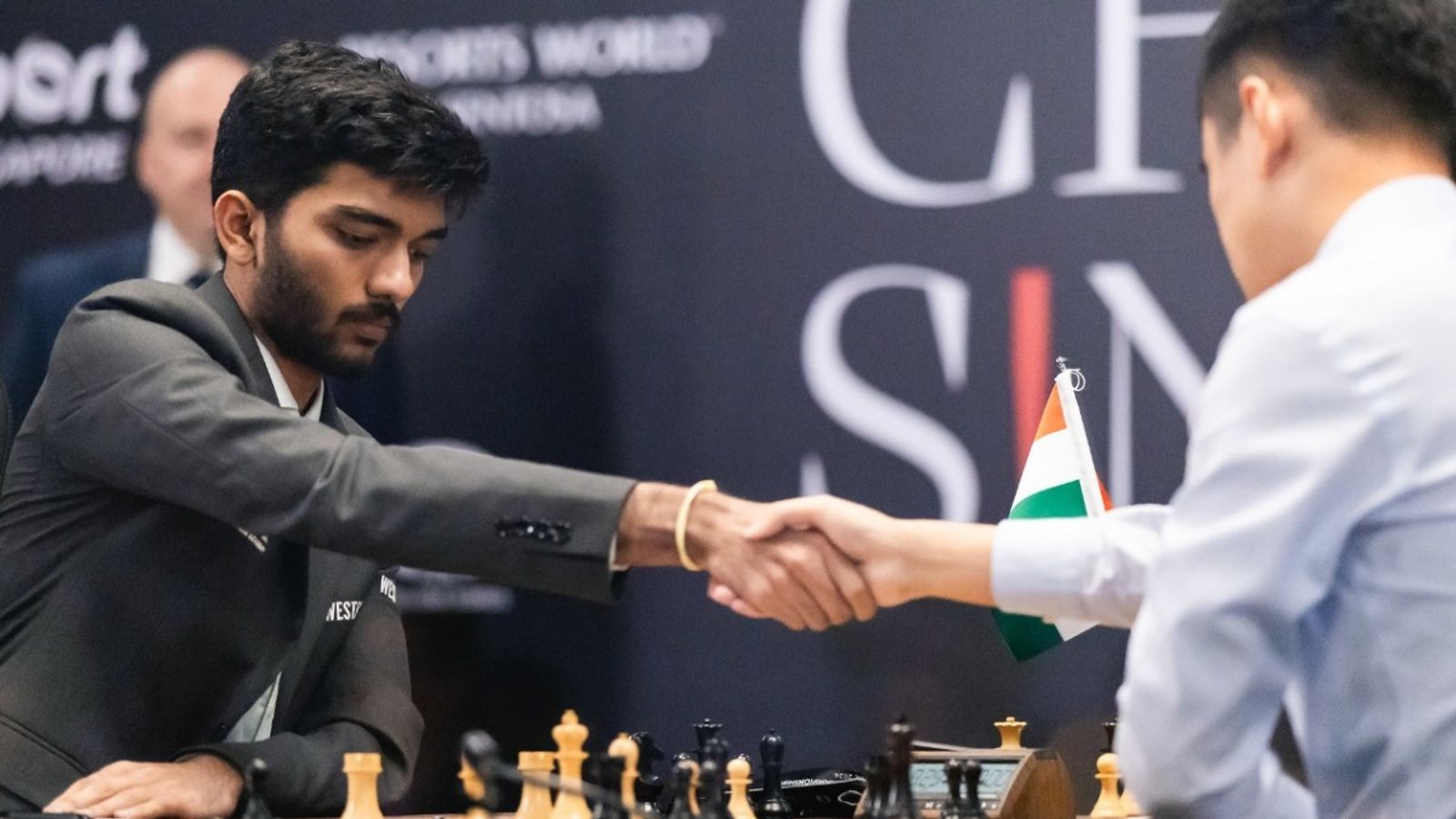 World Chess Championship में डी गुकेश ने की शानदार वापसी, डिंग लिरेन को तीसरे गेम हराकर दर्ज की पहली जीत, चार मिनट में चली 13 चाल World Chess Championship में डी गुकेश ने की शानदार वापसी, डिंग लिरेन को तीसरे गेम हराकर दर्ज की पहली जीत, चार मिनट में चली 13 चाल
