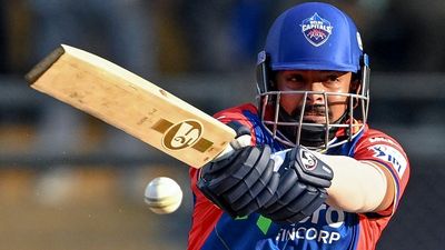 'यशस्वी जायसवाल ने ऐसा क्या किया...', IPL ऑक्शन में पृथ्वी शॉ को किसी फ्रेंचाइज ने क्यों नहीं खरीदा? पूर्व कोच का सनसनी मचाने वाला खुलासा SportsTak Hindi