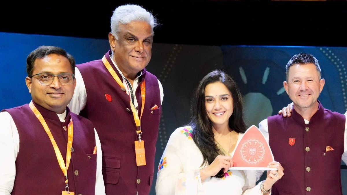 'अपनी टीम का नाम बदल दो', ऑस्ट्रेलियाई मीडिया ने IPL फ्रेंचाइज को किया ट्रोल, दिग्गज क्रिकेटर को बनाया निशाना