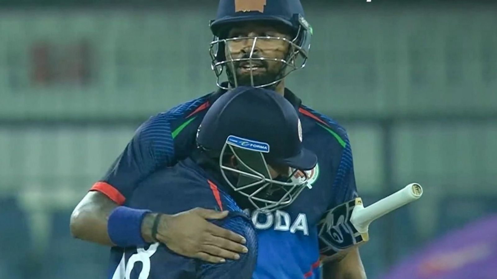 Hardik Pandya : IND vs AUS टेस्ट सीरीज के बीच हार्दिक पंड्या तूफानी फॉर्म में लौटे, 5 छक्के व 204 के स्ट्राइकरेट से धमाका करके बड़े भाई की टीम को जिताया मैच Hardik Pandya : IND vs AUS टेस्ट सीरीज के बीच हार्दिक पंड्या तूफानी फॉर्म में लौटे, 5 छक्के व 204 के स्ट्राइकरेट से धमाका करके बड़े भाई की टीम को जिताया मैच