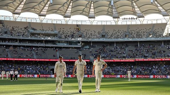 IND vs AUS: ऑस्ट्रेलिया को बड़ा झटका, भारत को 36 रन पर ऑलआउट करने वाला गेंदबाज एडिलेड टेस्ट से बाहर, दो अनकैप्ड खिलाड़ी टीम में शामिल SportsTak Hindi