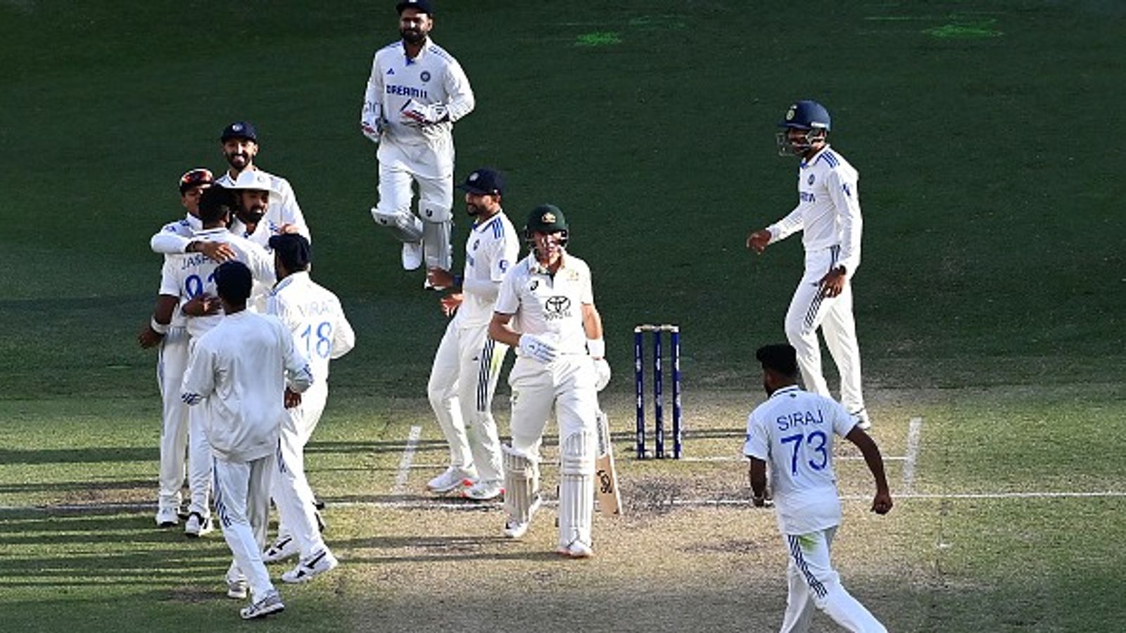 IND vs AUS : भारत-ऑस्ट्रेलिया के बीच एडिलेड टेस्ट के लिए कौन बनेगा बलि का बकरा, मिचेल जॉनसन ने बताया नाम और वजह IND vs AUS : भारत-ऑस्ट्रेलिया के बीच एडिलेड टेस्ट के लिए कौन बनेगा बलि का बकरा, मिचेल जॉनसन ने बताया नाम और वजह