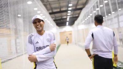 IND vs AUS : शुभमन गिल और कोच अभिषेक नायर में लगी ये बड़ी शर्त, फील्डिंग कोच टी. दिलीप ने अंत में कैसे जीती बाजी, BCCI ने शेयर किया VIDEO शुभमन गिल